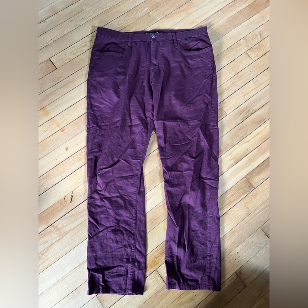Travis‎ Mathew maroon golf pants